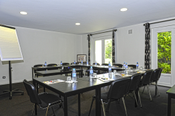 BRIT HOTEL AVIGNON SUD