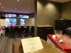 BRIT HOTEL L'AIGLE - Hotel du dauphin