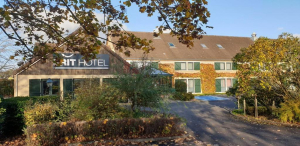 BRIT HOTEL CONFORT LA FERTE BERNARD