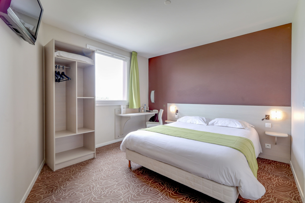 Brit_Hotel_Saint_Meen_Le_Grand_Chambre